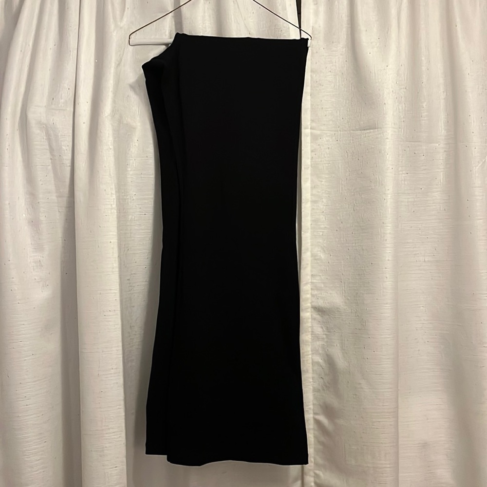 Old Navy Black Flare Zip Up High waist never worn no tag